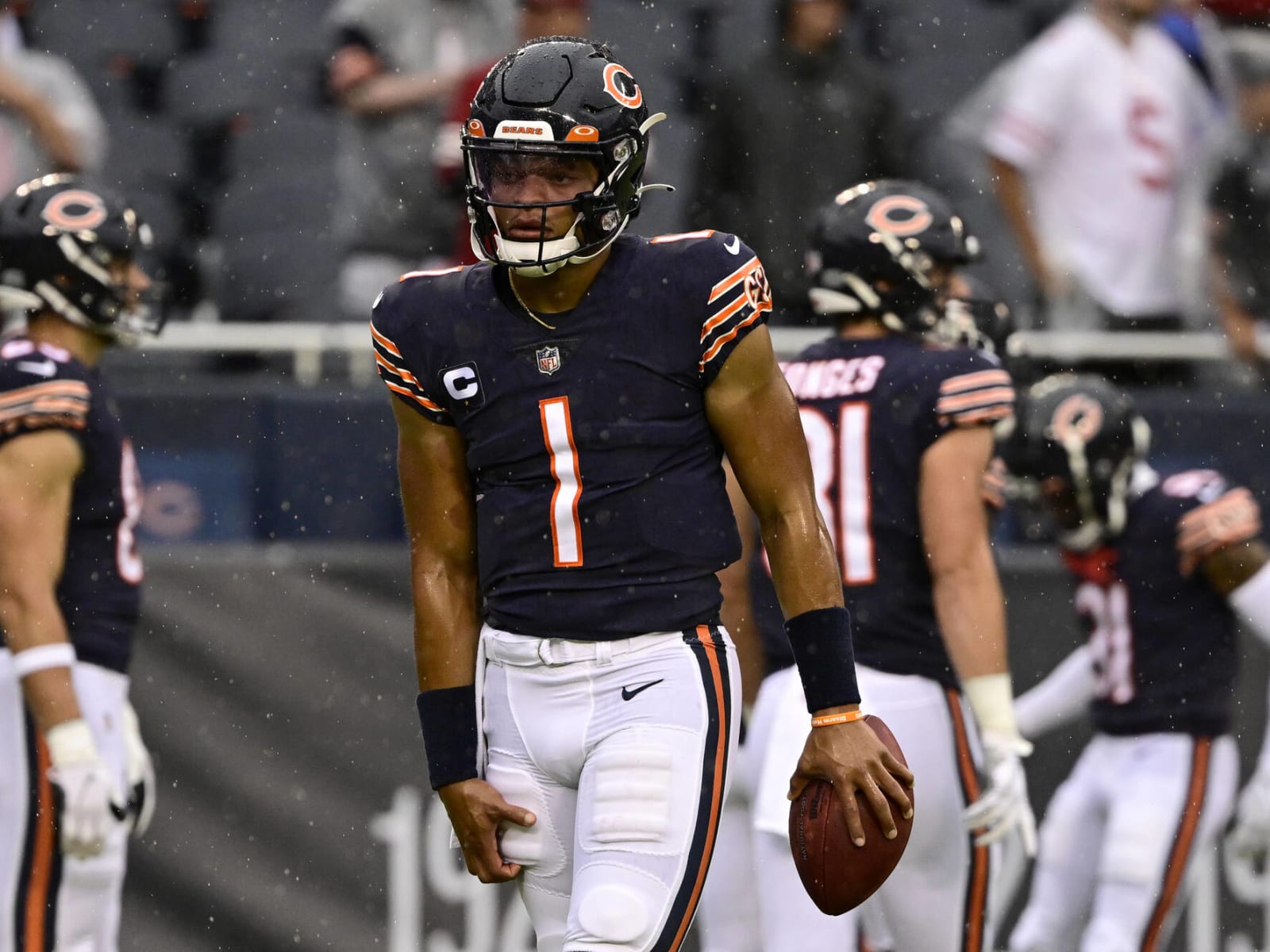 Chicago Bears Get 15-Yard Penalty for Using Towel During Downpour