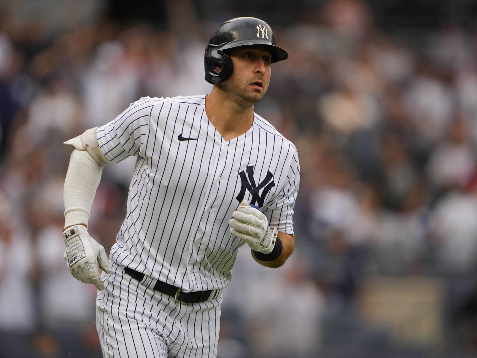 Yankees bust Joey Gallo signs with new team 