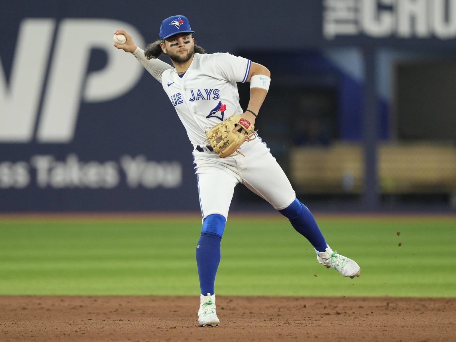 Jose berrios toronto blue jays hi-res stock photography and images