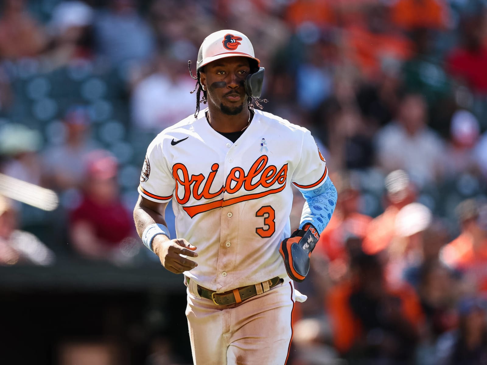 Orioles edge Rangers on Mateo's walk-off hit by pitch