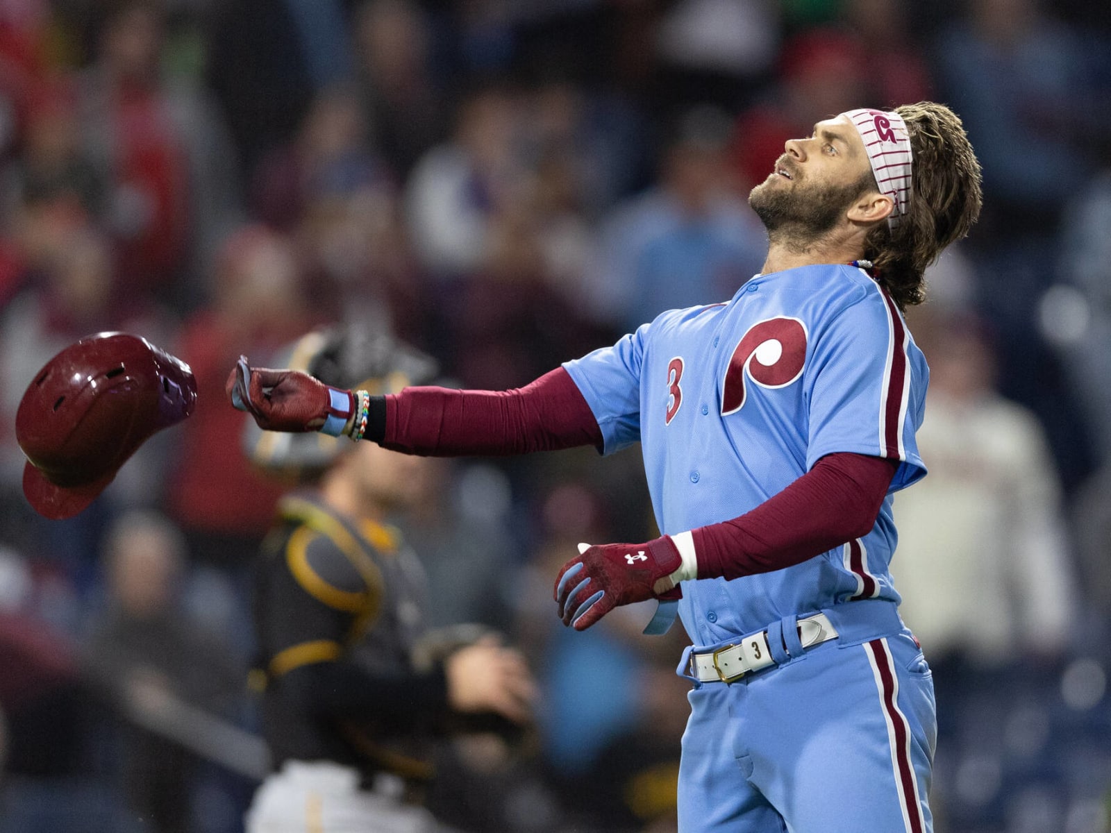 Phillies' Bryce Harper ejected by Angel Hernandez, tosses helmet