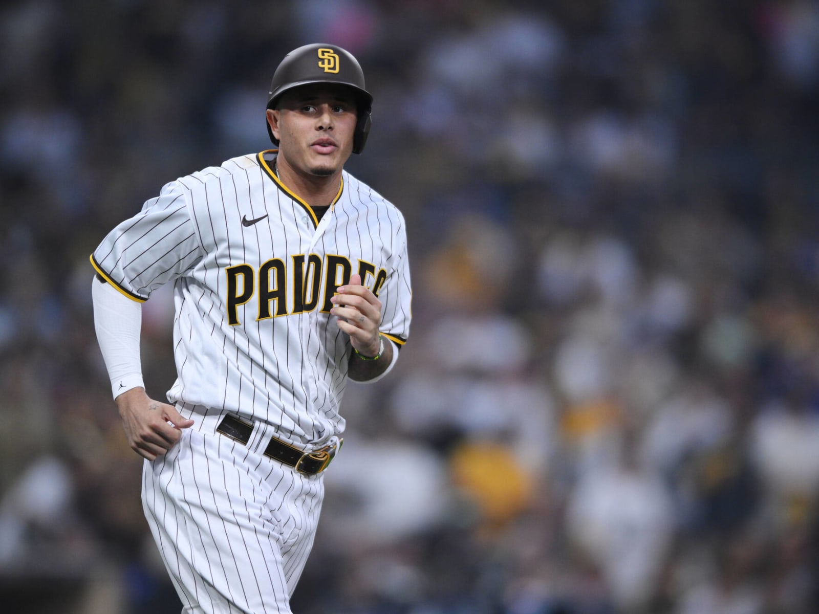 Manny Machado, Padres agree to 11-year extension