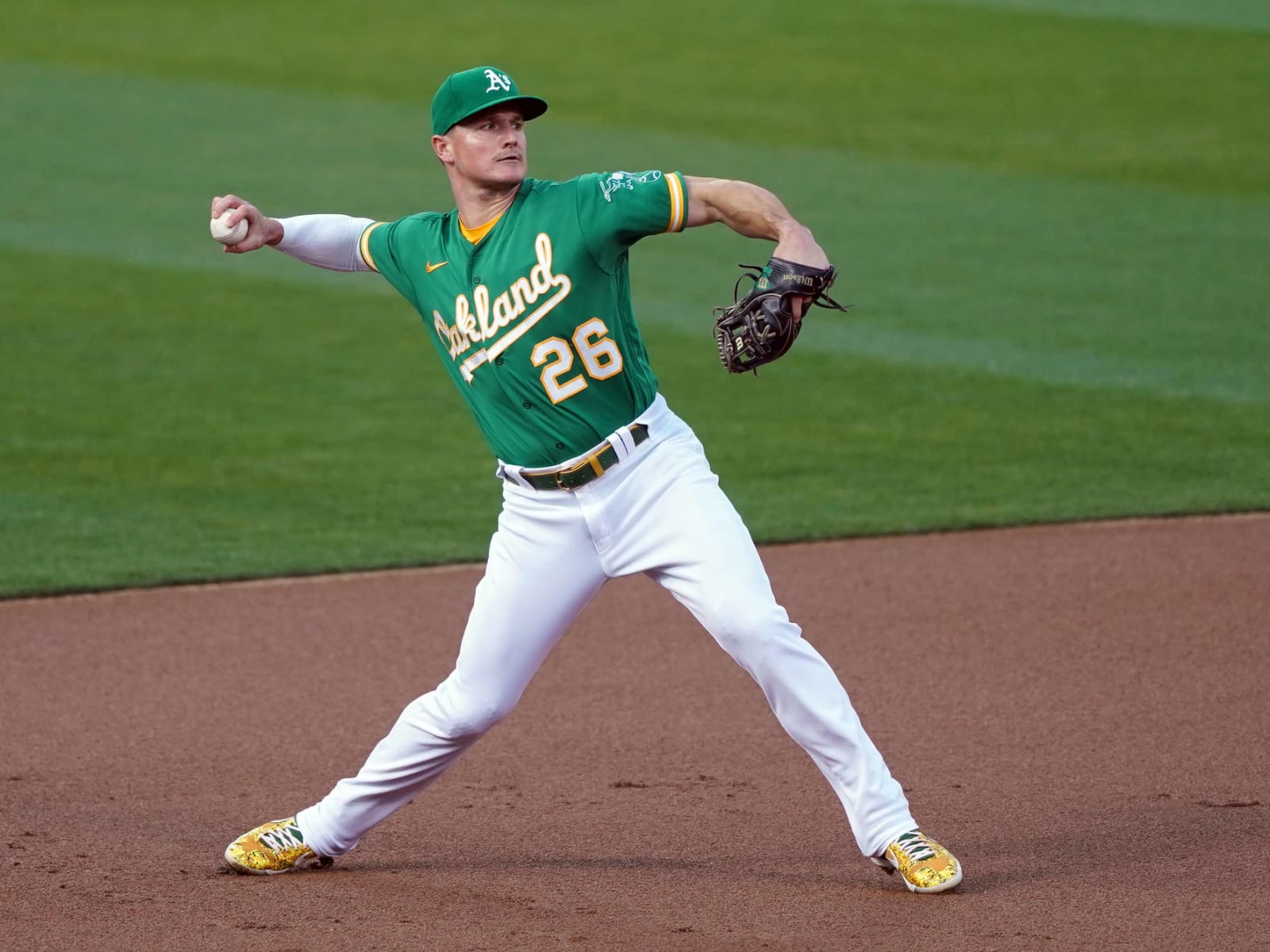 A's 3B Matt Chapman to undergo season-ending hip surgery