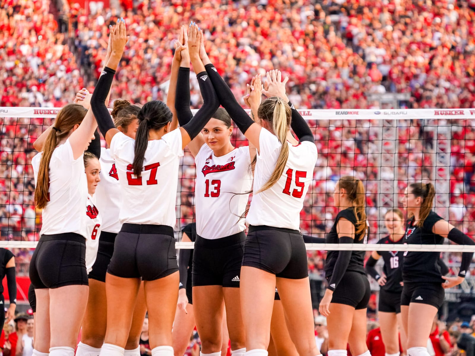 Watch Nebraska volleyball team enters in front of record 92,000 fans Yardbarker