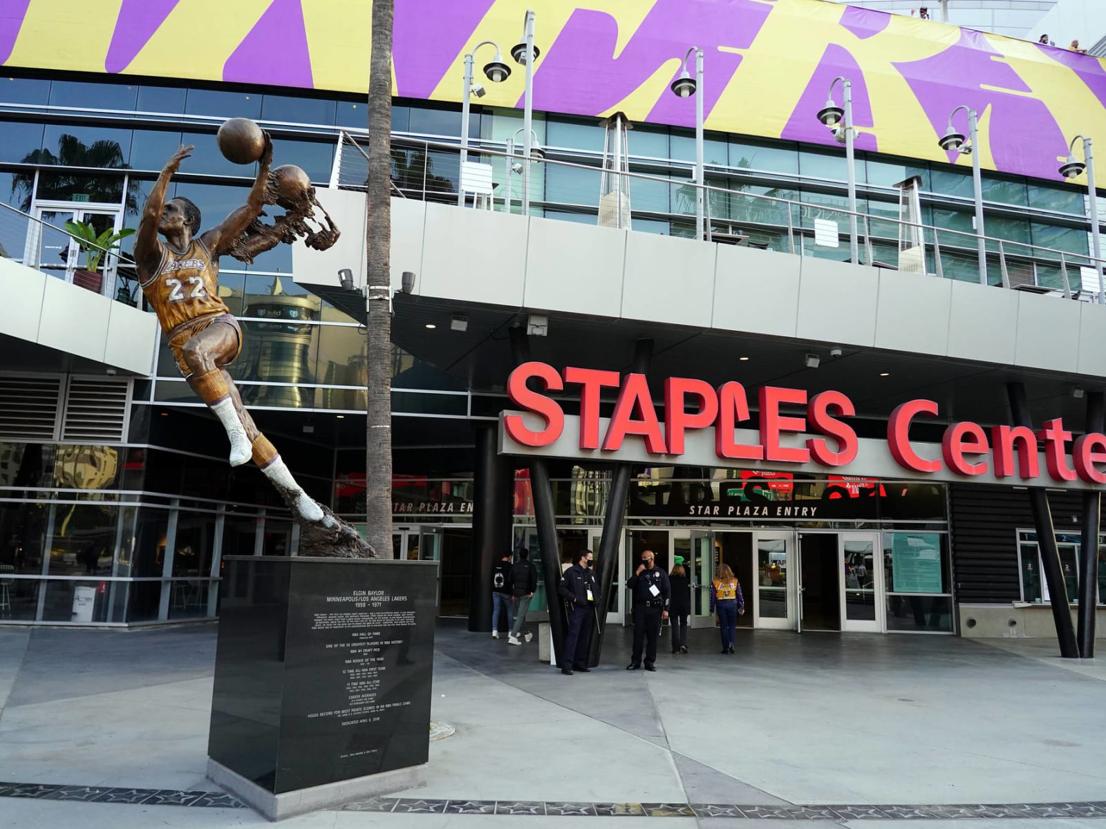 Staples center lakers hi-res stock photography and images - Alamy