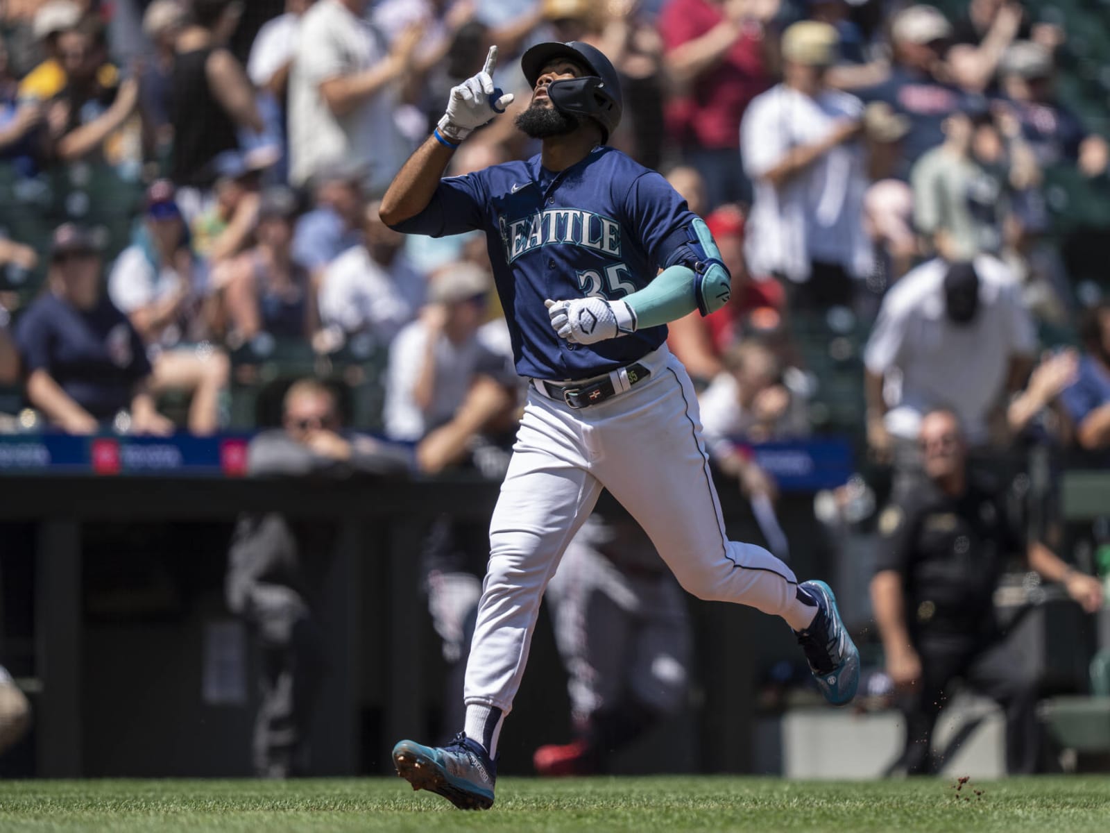 The Colorado Rockies should take a flier on outfielder Franmil Reyes