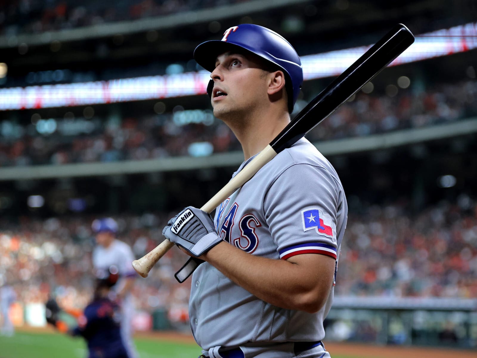 Rangers 1B Nathaniel Lowe discusses team's revamped rotation, mentality  heading into 2023