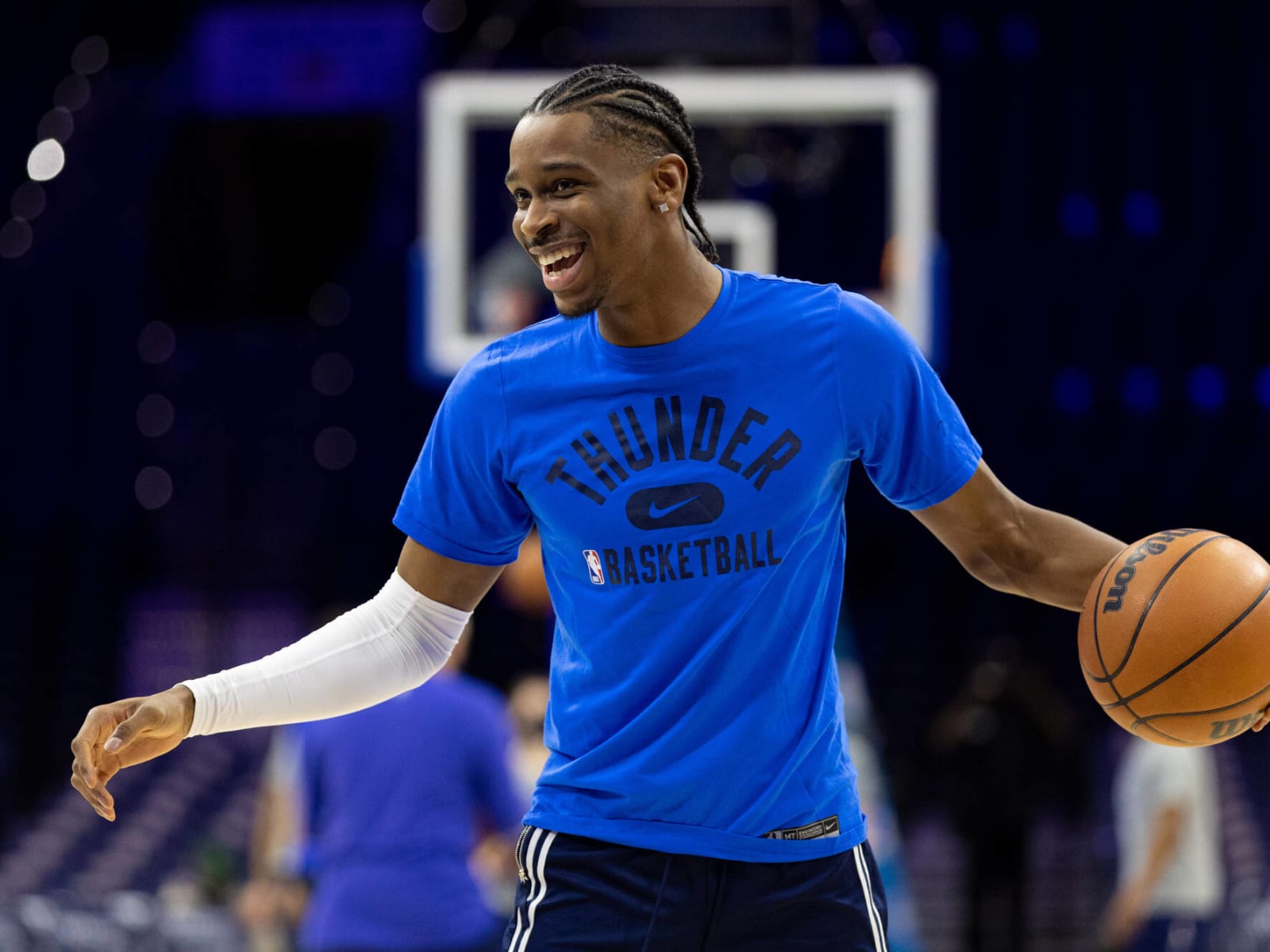 Shai Gilgeous-Alexander Affirms His Commitment To The Thunder Amid Trade  Rumors: I Know What I Signed Up For When I Signed A 5-Year Extension -  Fadeaway World