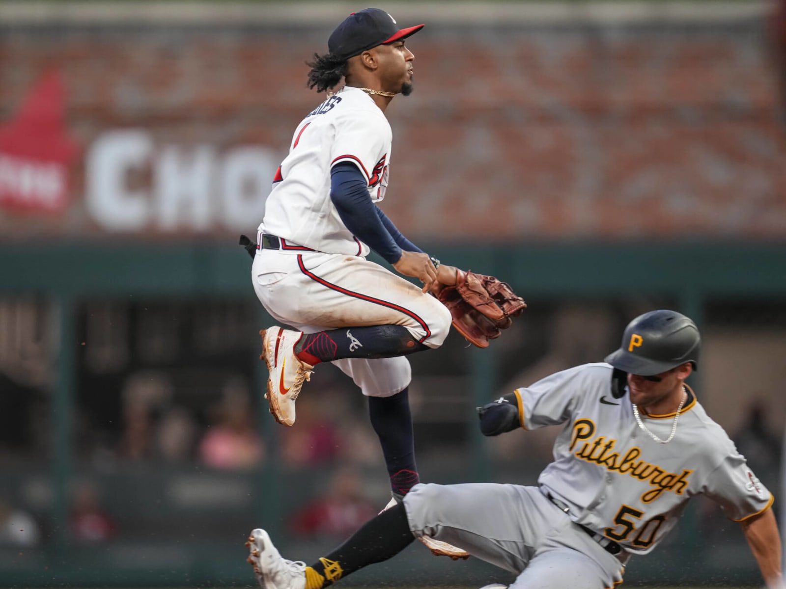 Braves: What Brian Snitker said about Ozzie Albies injury