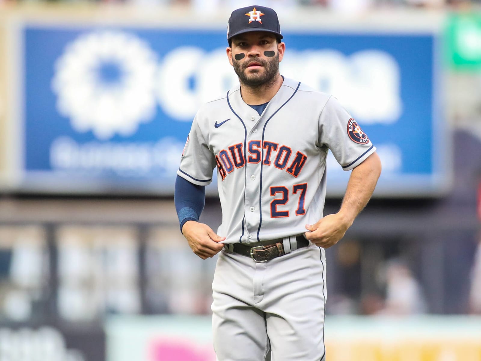 Jose Altuve exits game against Marlins after fouling pitch off his shin in  1st inning - The San Diego Union-Tribune
