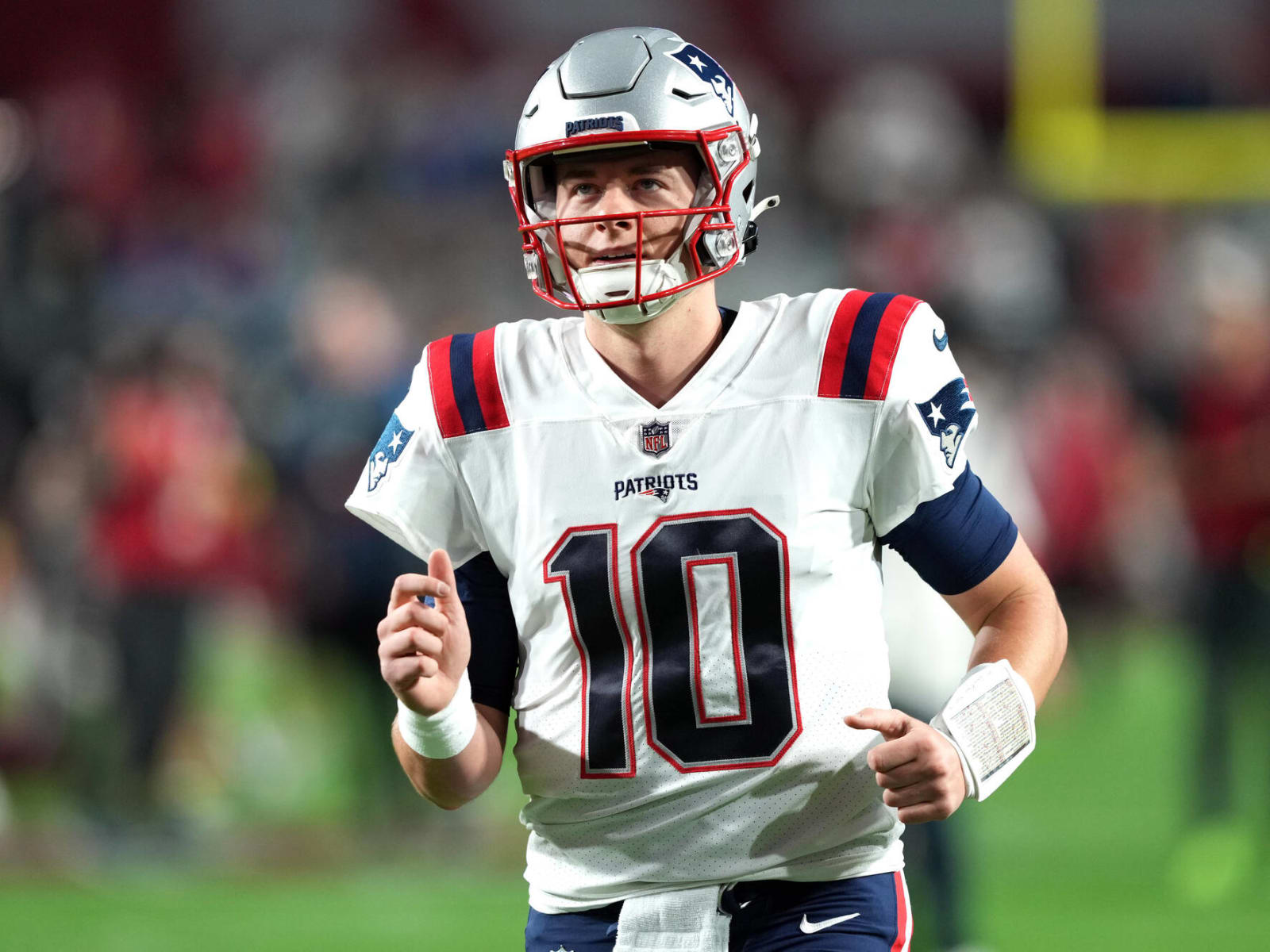 Mac Jones Has Quiet, Meaningful Supporter In Patriots Locker Room