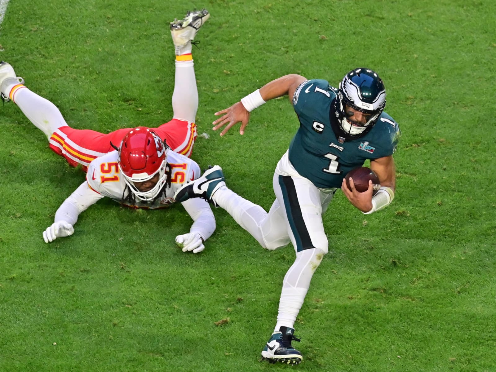 Super Bowl 2023 live odds at halftime: Eagles vs. Chiefs