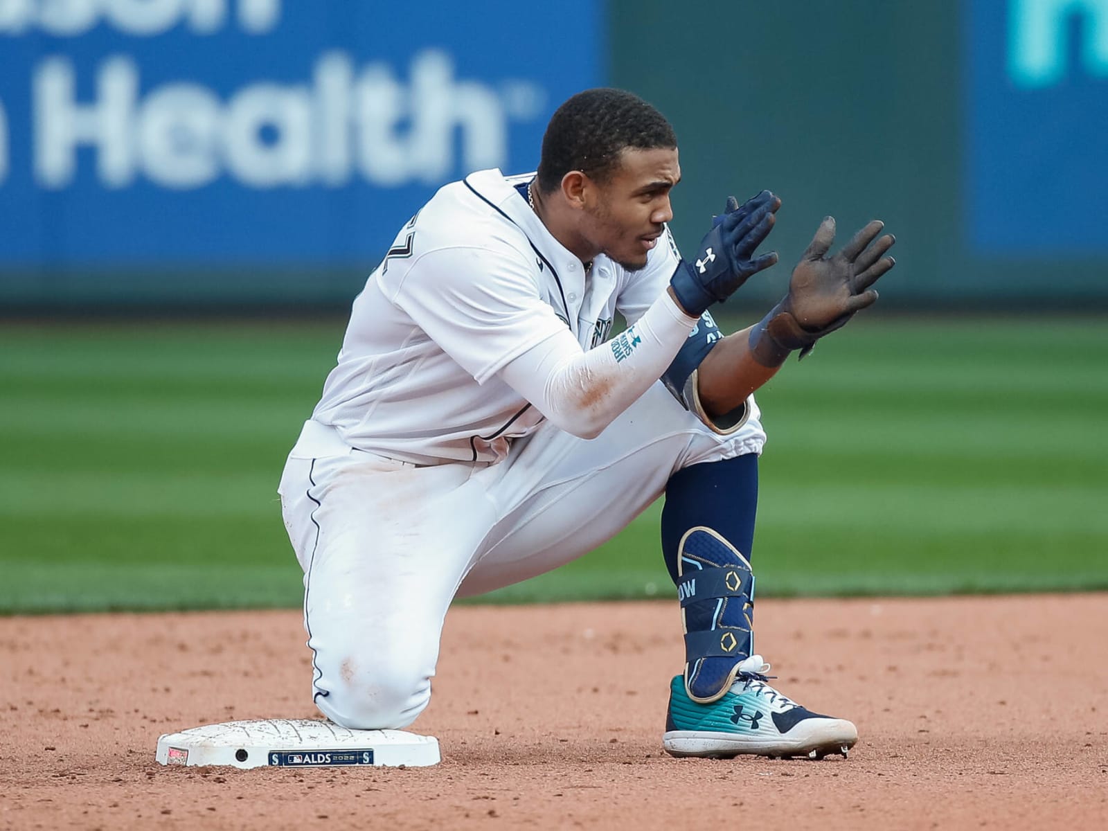 Mariners lefty Marco Gonzales moved up a day to give Logan Gilbert time to  rest shoulder