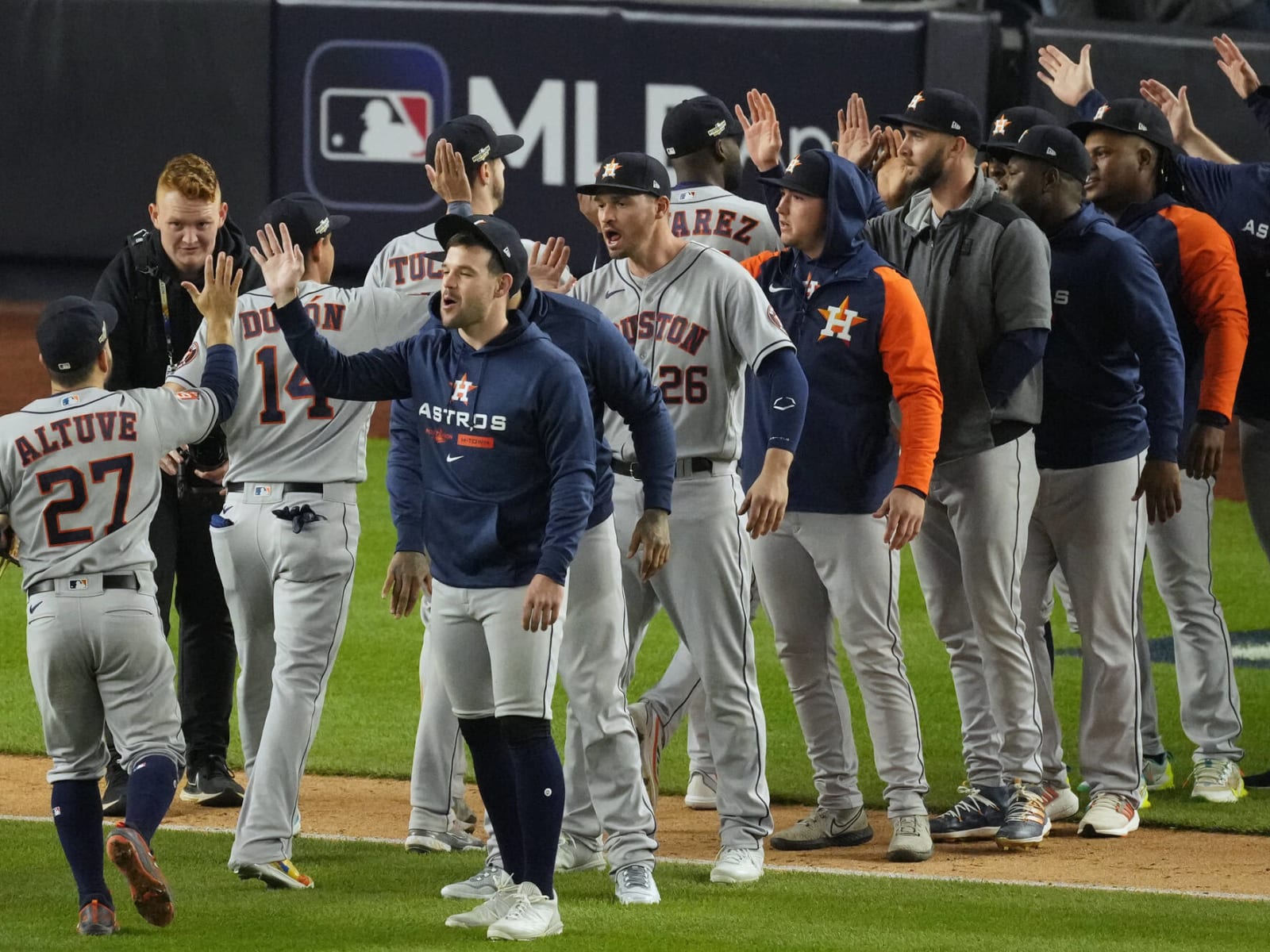 Astros' Javier, bullpen combine to no-hit Yanks in 3-0 win