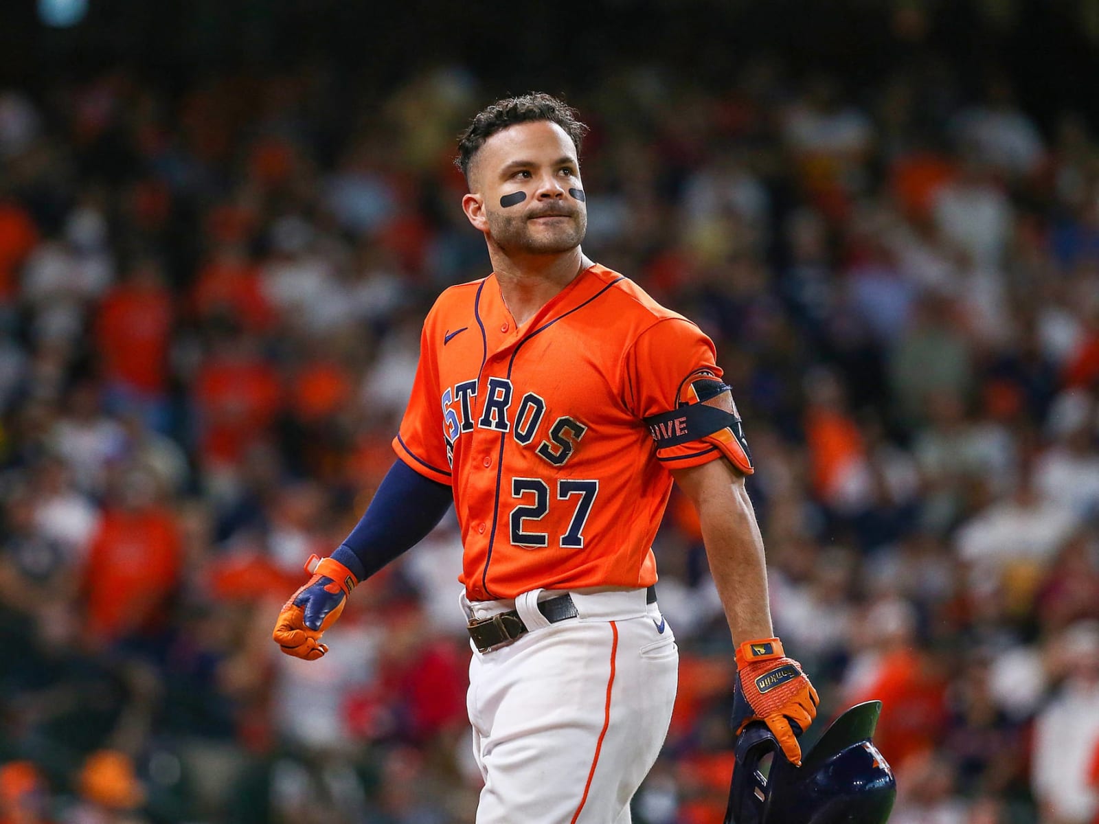 Red Sox fans use profane Jose Altuve chant during Game 3