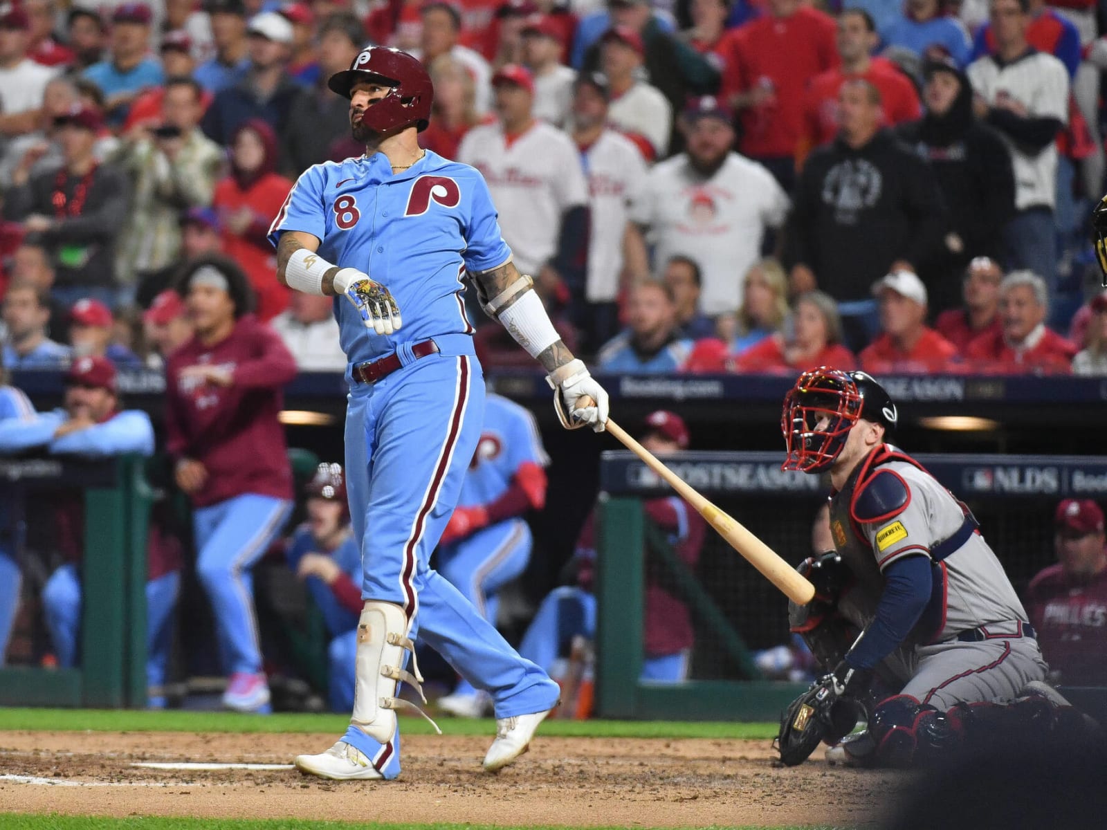 Cubs' Nicholas Castellanos creates new celebration with epic bat slam