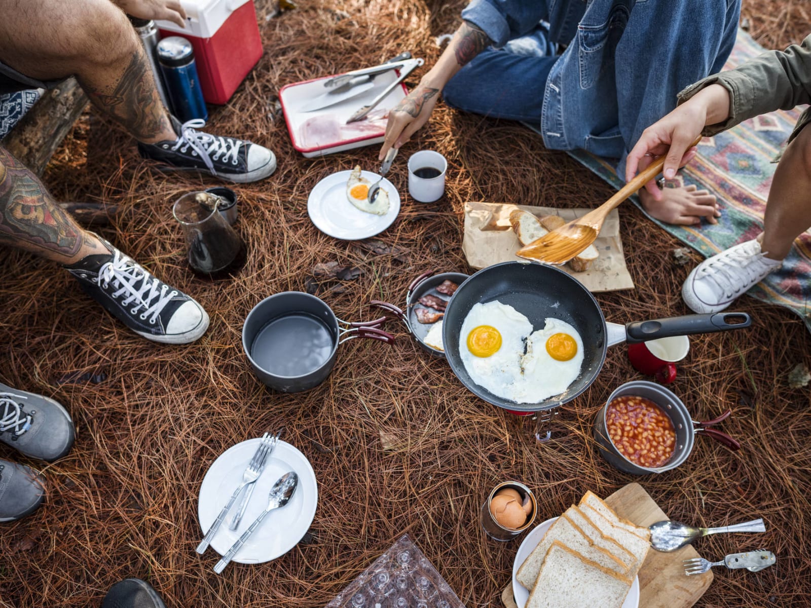 How To Make Coffee While Camping (9 Creative Hacks)