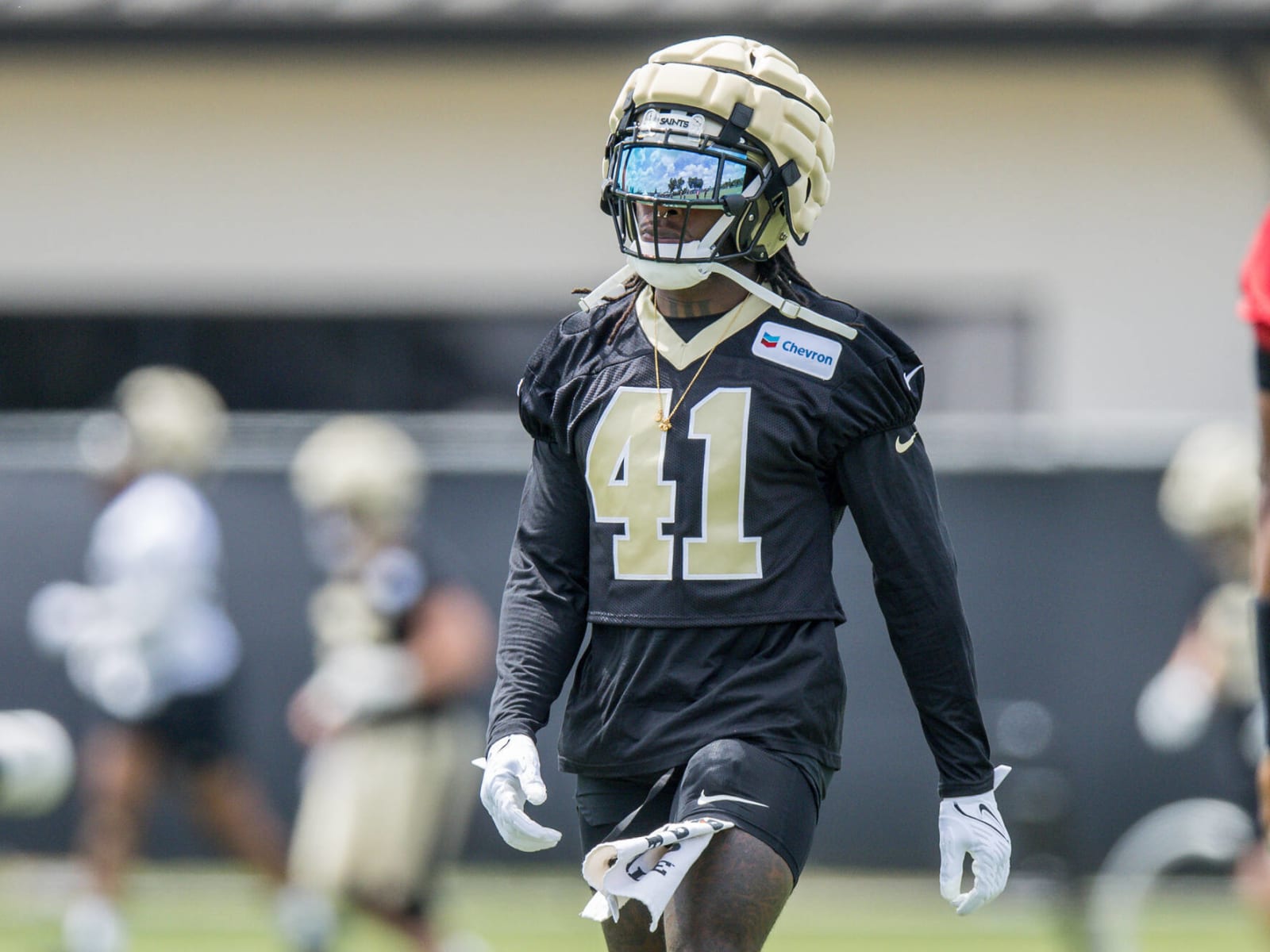 Why Eagles are monitoring Saints' Alvin Kamara's possible suspension very  carefully 