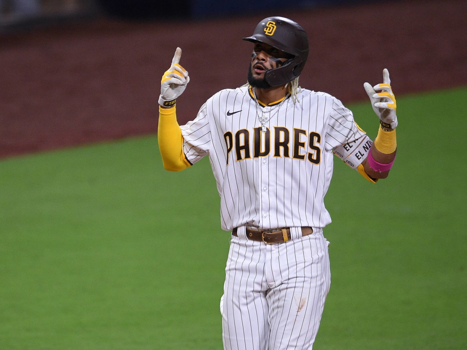 MLB rumors: Padres and Fernando Tatis Jr. working on contract extension;  Red Sox exploring Benintendi trade 