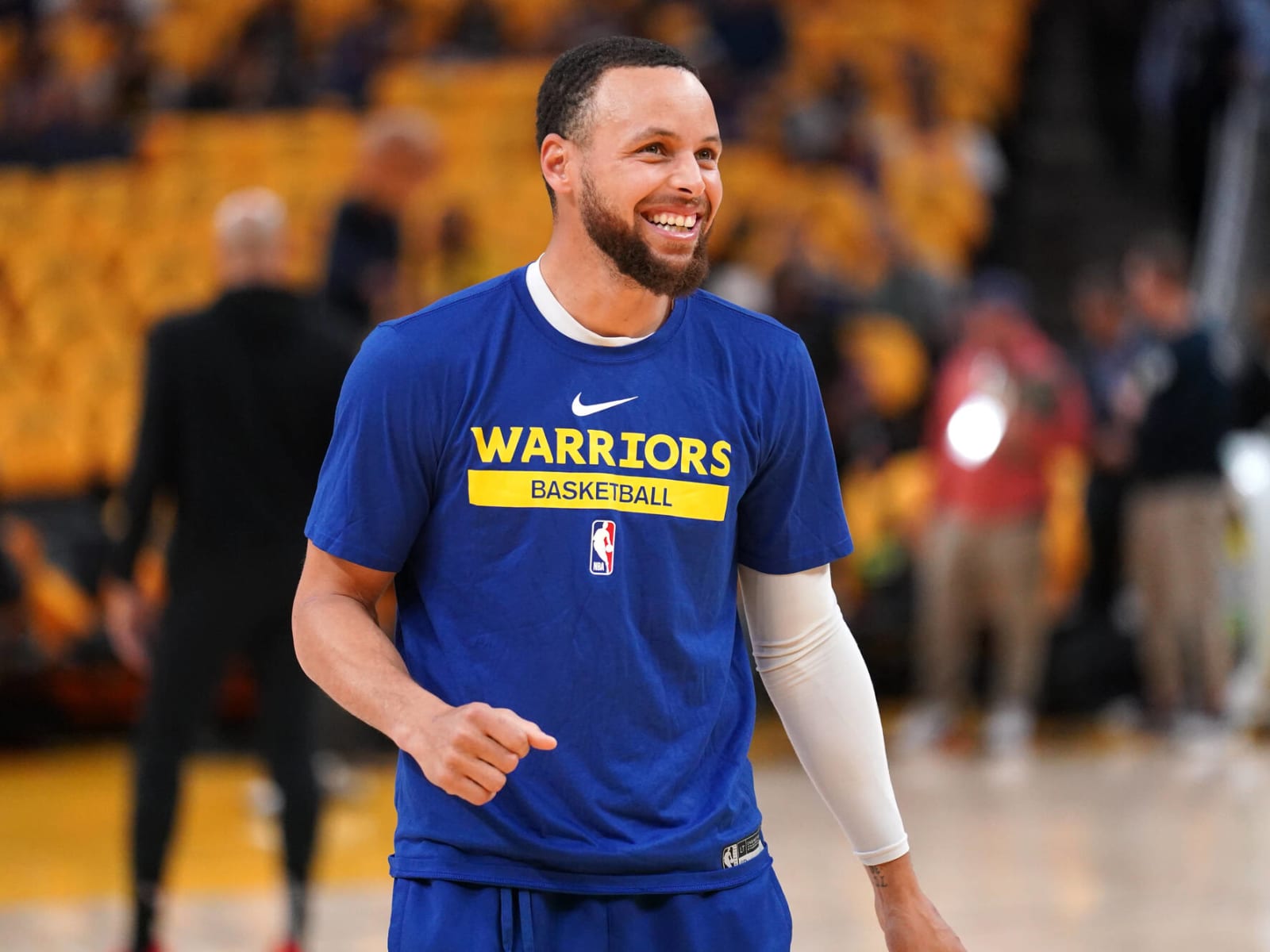 Warriors find playoff gear, cruise past Spurs in Game 1 despite