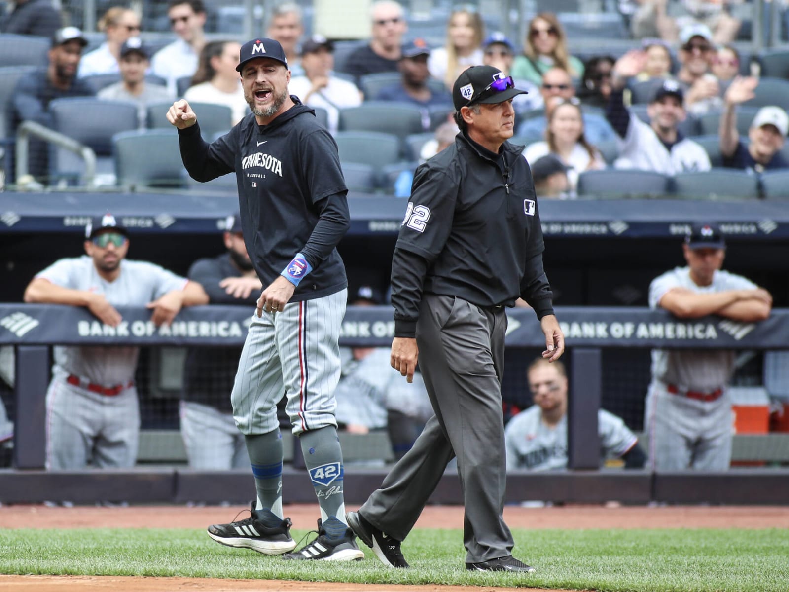Yankees' Anthony Rizzo frustrated after being ejected by home