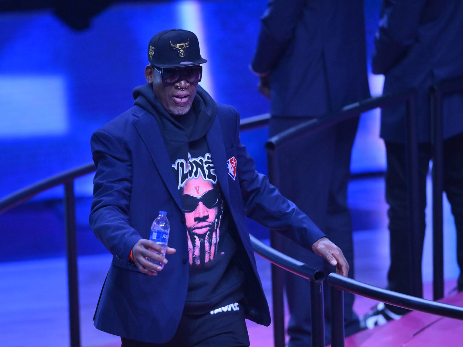 Dennis Rodman Fools With Mask On JetBlue Flight - The Cops Weren't