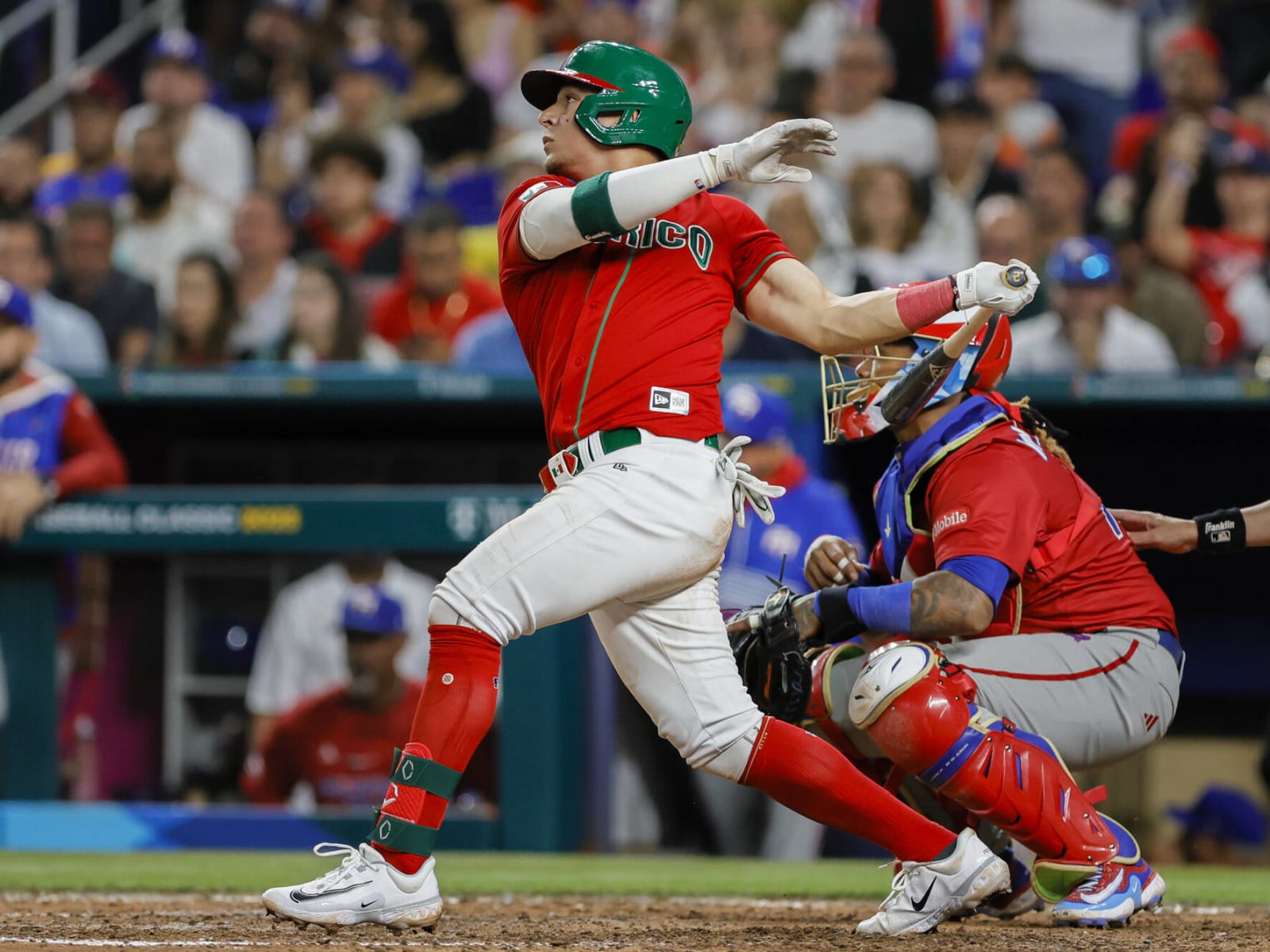 Mexico's Urias slugs huge home run in vs. Japan