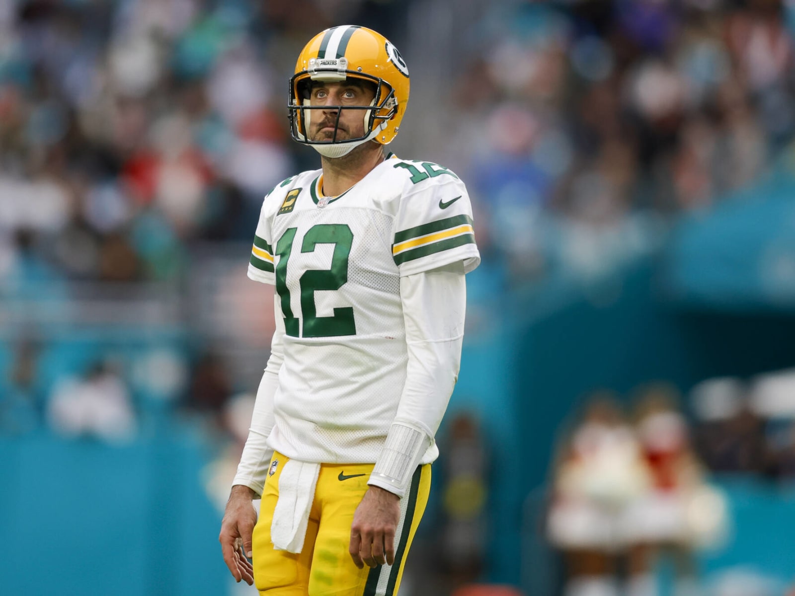Aaron Rodgers brings résumé, leadership style Jets haven't seen for years