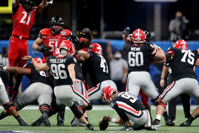 Jan 1: Georgia beats Cincinnati in Chick-fil-A Peach Bowl