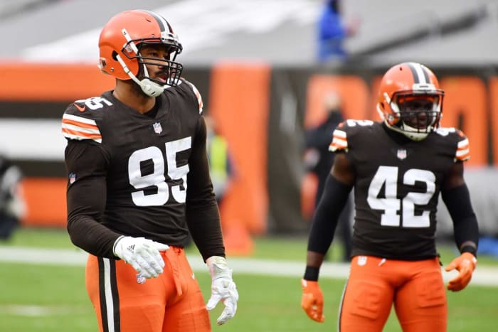 Cleveland Browns: Defensive End