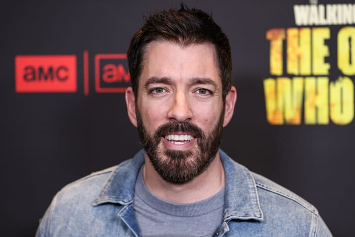 Linda Phan and Drew Scott