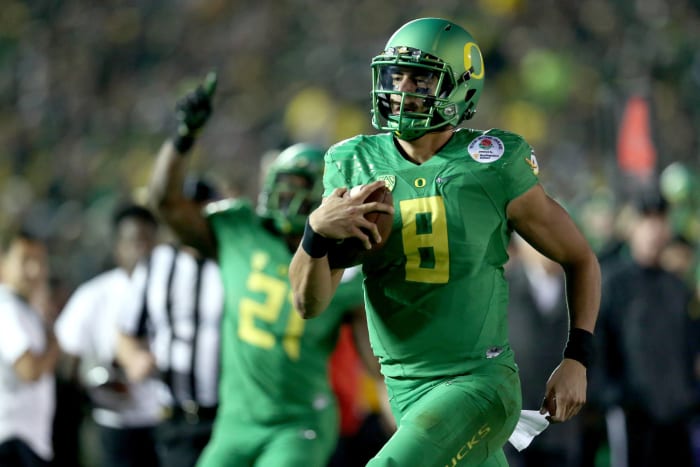 Jan. 1, 2015 – Mariota leads record-breaking first CFP Rose Bowl