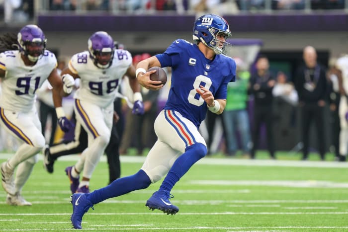 Daniel Jones offers more signs he can stick as Giants QB