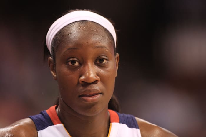 Tina Charles, Connecticut Sun (2010)