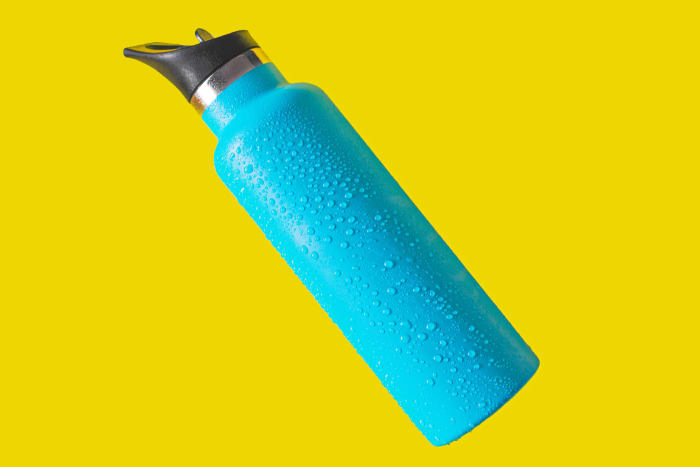 Score aluminum or glass water bottles instead of plastic