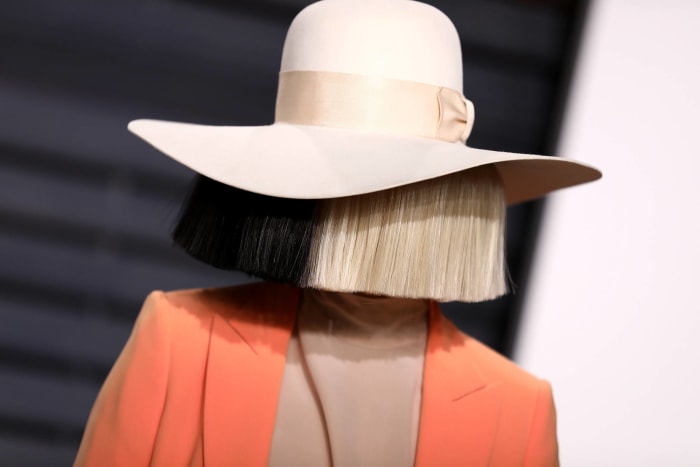 Sia - "Chandelier" (2014)