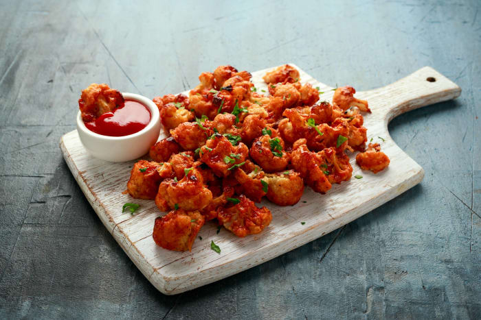 Buffalo cauliflower bites