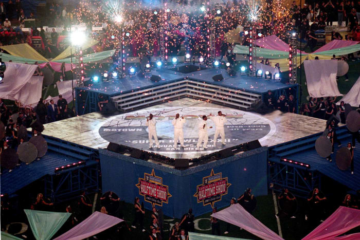 Super Bowl XXXII halftime show - Boyz II Men