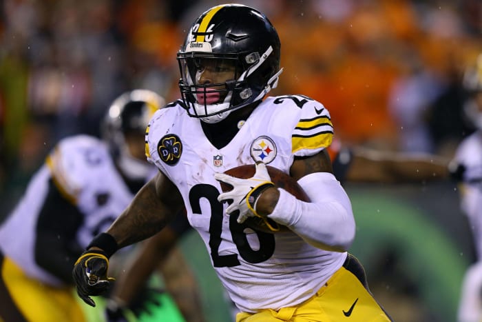 Week 10: Le'Veon Bell vs. Luke Kuechly