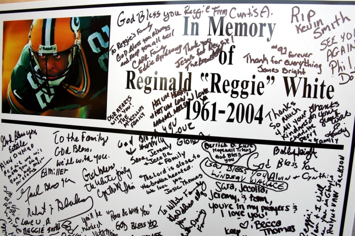 Reggie White's tragic death shocks NFL world