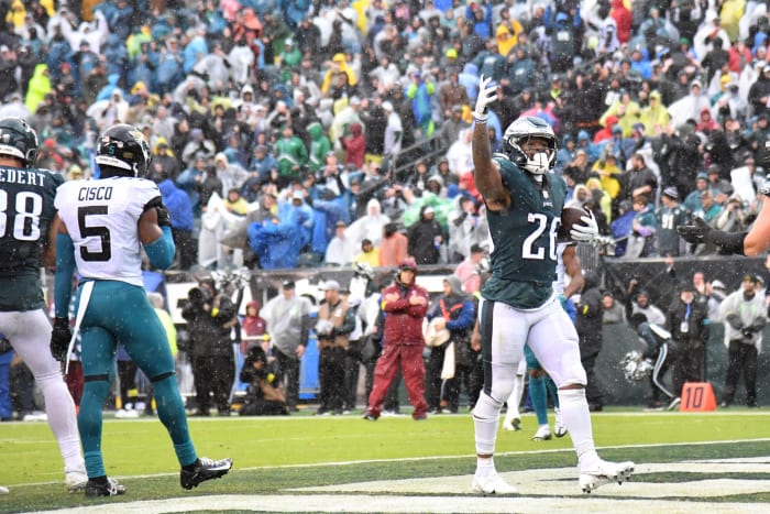 PHILADELPHIA (4-0) AT ARIZONA (2-2) (Sunday, 4:25 p.m. ET)