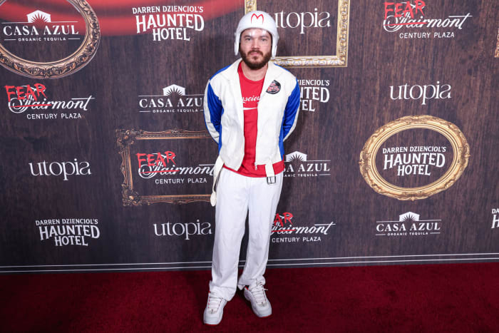 Emile Hirsch: 5′ 7″