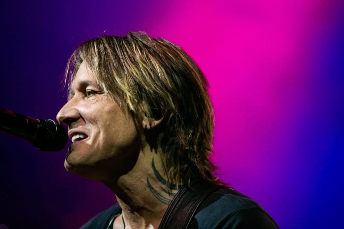 Keith Urban (bouzouki)