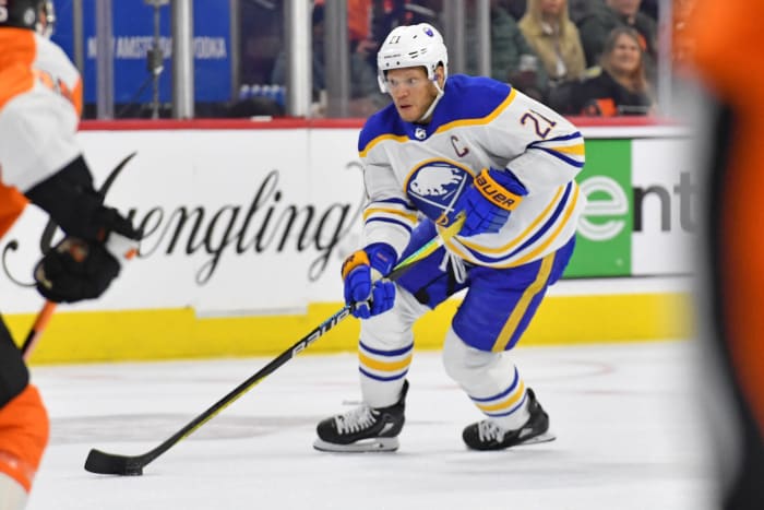 Buffalo Sabres: Kyle Okposo