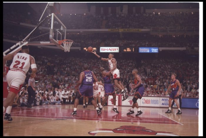 1993: Game 3 -- Phoenix 129, Chicago 121 (3OT)