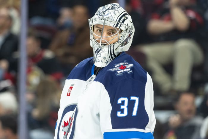 Connor Hellebuyck