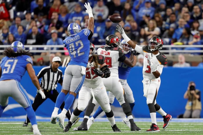 TAMPA BAY 38, DETROIT 17