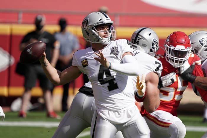 Raiders waltz into Arrowhead and rip the Chiefs