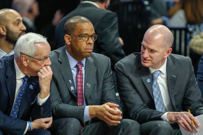 Hubert Davis, North Carolina assistant coach