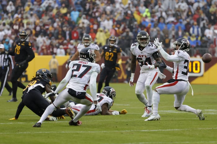NFL Week 12 grades from across the league 12 Falcons unable to capitalize on Browns' favor
